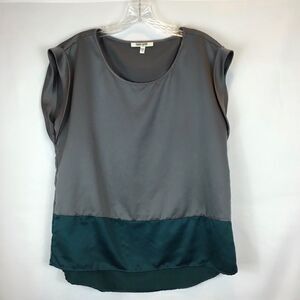 🌺3 FOR $20🌺 - Daniel Rainn Gray Green satin top Medium